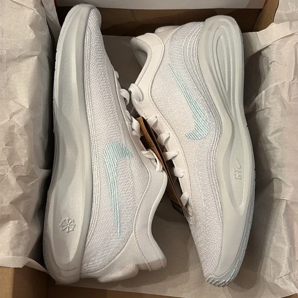 Nike GT Hustle Academy Basketball Shoes - Picture 2 of 15